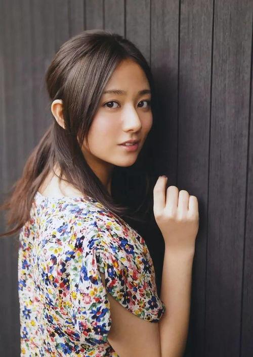 最红女演员爆料视频网址,最红女演员亲曝幕后真相